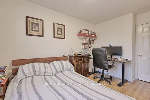 626 College Manor Drive, Newmarket, ON L3Y 8M7