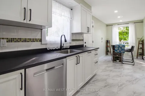 405 Maplegrove Avenue, Bradford West Gwillimbury, ON L3Z 1V8