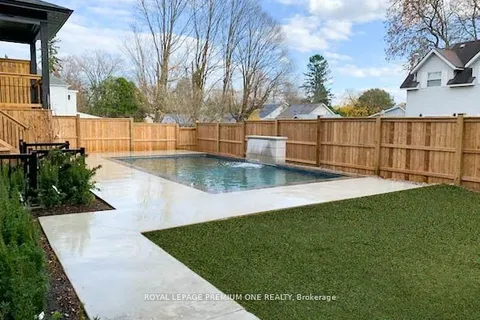 225 Sunnybrae Avenue, Innisfil, ON L9S 1K4