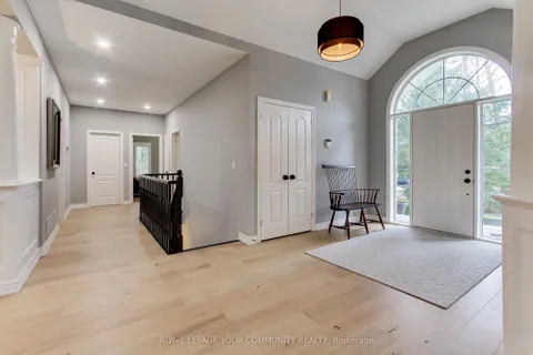 8 Pelosi Way, East Gwillimbury, ON L0G 1M0