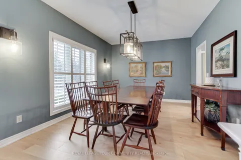 8 Pelosi Way, East Gwillimbury, ON L0G 1M0