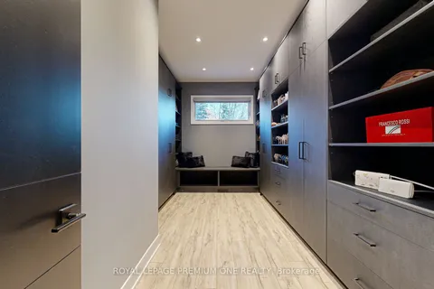 11 Hollywood Crescent, King, ON L0G 1N0