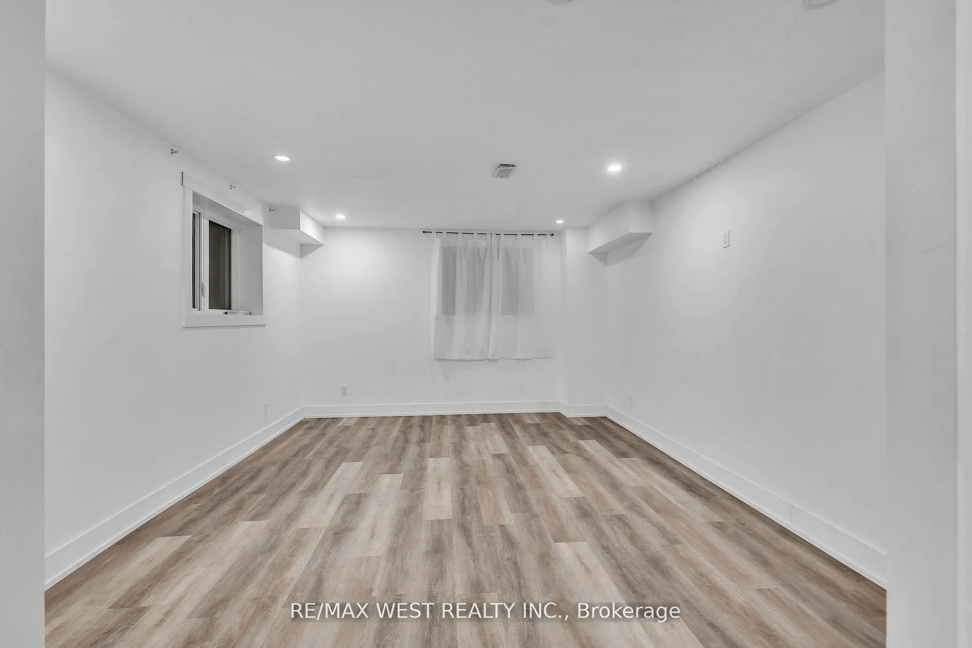 21 Scotia Road, Georgina, ON L0E 1R0