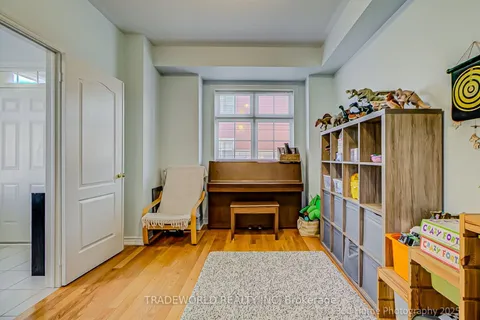13 Empress of Australia Lane, Markham, ON L6C 0P3