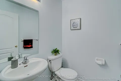 13 Empress of Australia Lane, Markham, ON L6C 0P3
