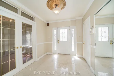 142 Hillsview Drive, Richmond Hill, ON L4C 1T2