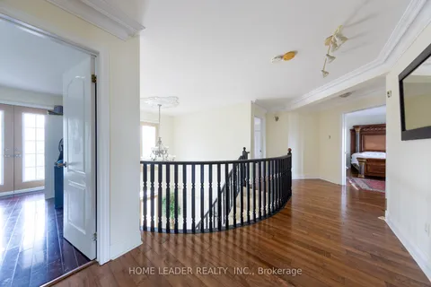 135 spruce Avenue, Richmond Hill, ON L4C 6V9