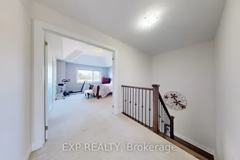 44 Festival Court, East Gwillimbury, ON L9N 0N8