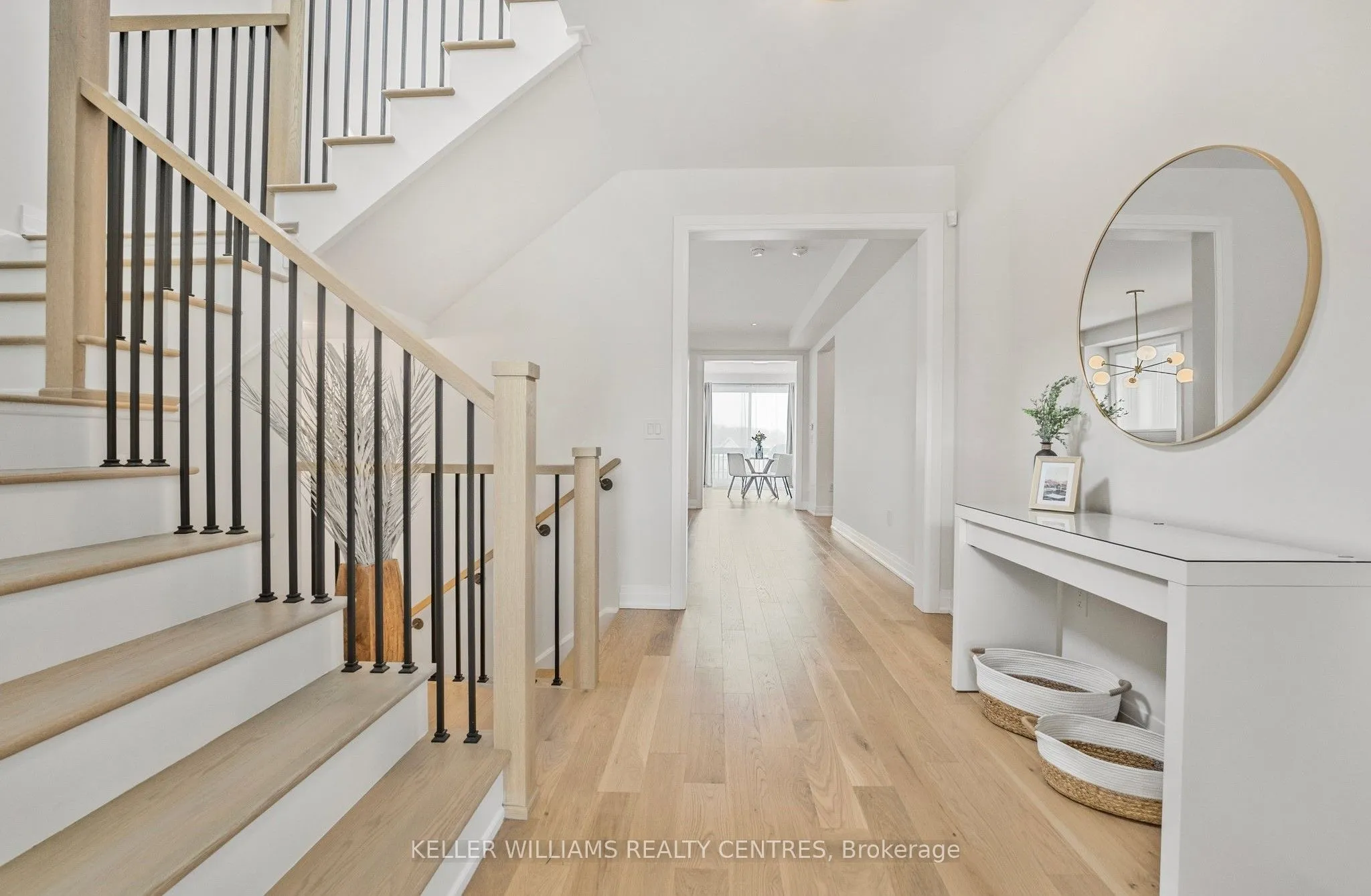 38 Wraggs Road, Bradford West Gwillimbury, ON L3Z 4N1