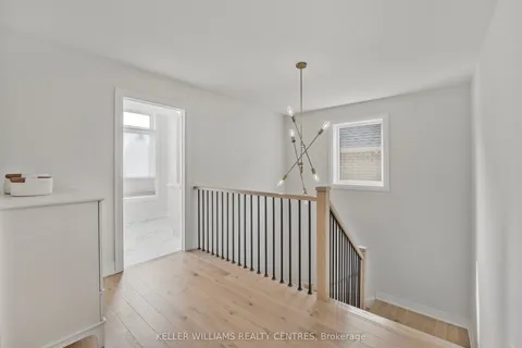 38 Wraggs Road, Bradford West Gwillimbury, ON L3Z 4N1