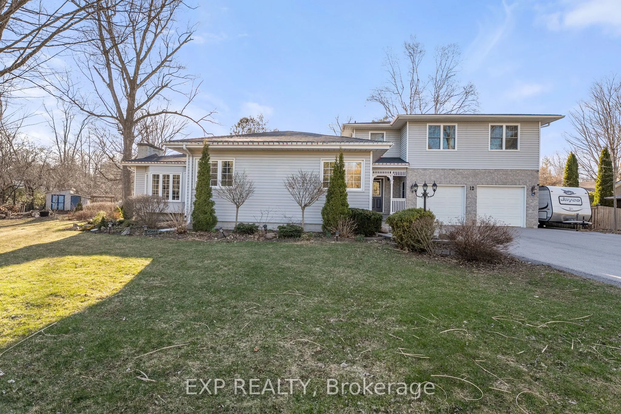 12 Golfview Crescent, Georgina, ON L0E 1L0