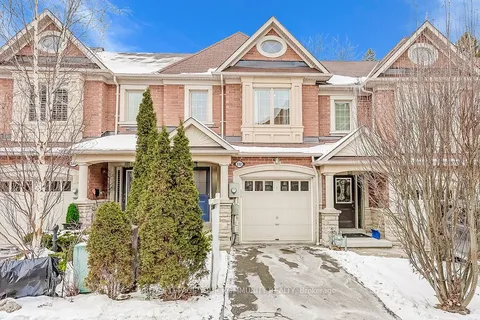 332 Doak Lane, Newmarket, ON L3Y 0A7