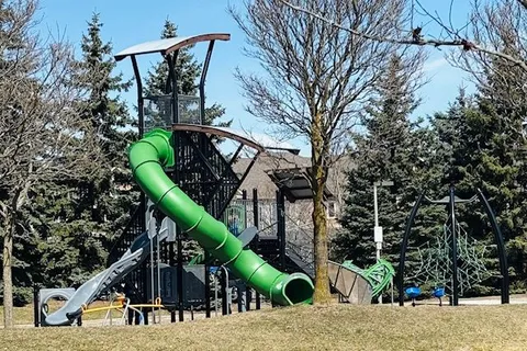 75 Baywell Crescent, Aurora, ON L4G 7N4