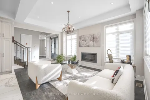 18 CALLISTO Lane, Richmond Hill, ON L4C 8P6