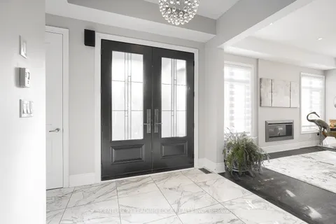 18 CALLISTO Lane, Richmond Hill, ON L4C 8P6