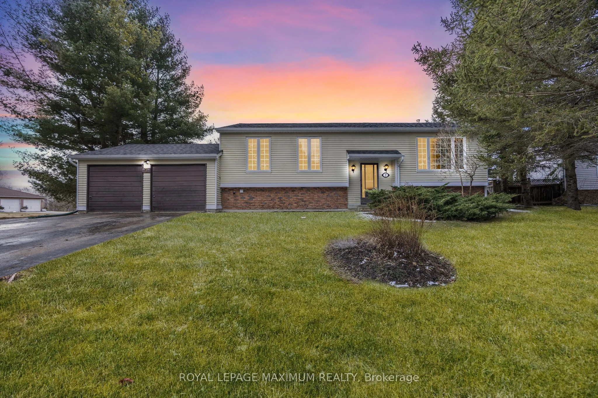 7 Princess Drive, Adjala-Tosorontio, ON L0M 1M0