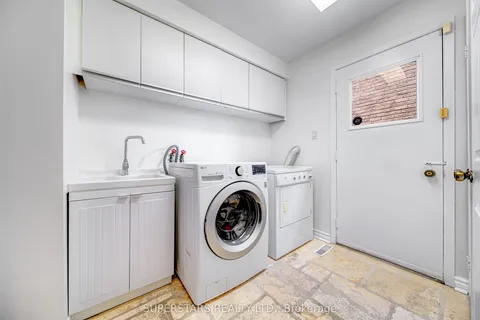 151 Old Surrey Lane, Richmond Hill, ON L4C 6R9