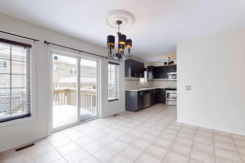 73 Osborne Family Way, Newmarket, ON L3X 3B5