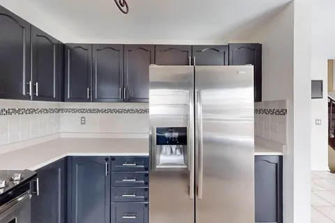 73 Osborne Family Way, Newmarket, ON L3X 3B5