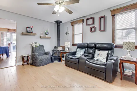 145 Wesley Street, Newmarket, ON L3Y 3N9