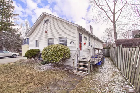 145 Wesley Street, Newmarket, ON L3Y 3N9