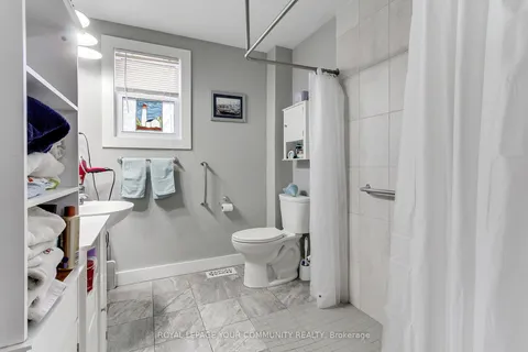 145 Wesley Street, Newmarket, ON L3Y 3N9