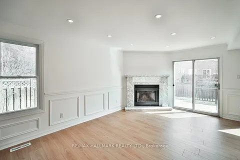 51 Queensmill Court, Richmond Hill, ON L4B 1N2