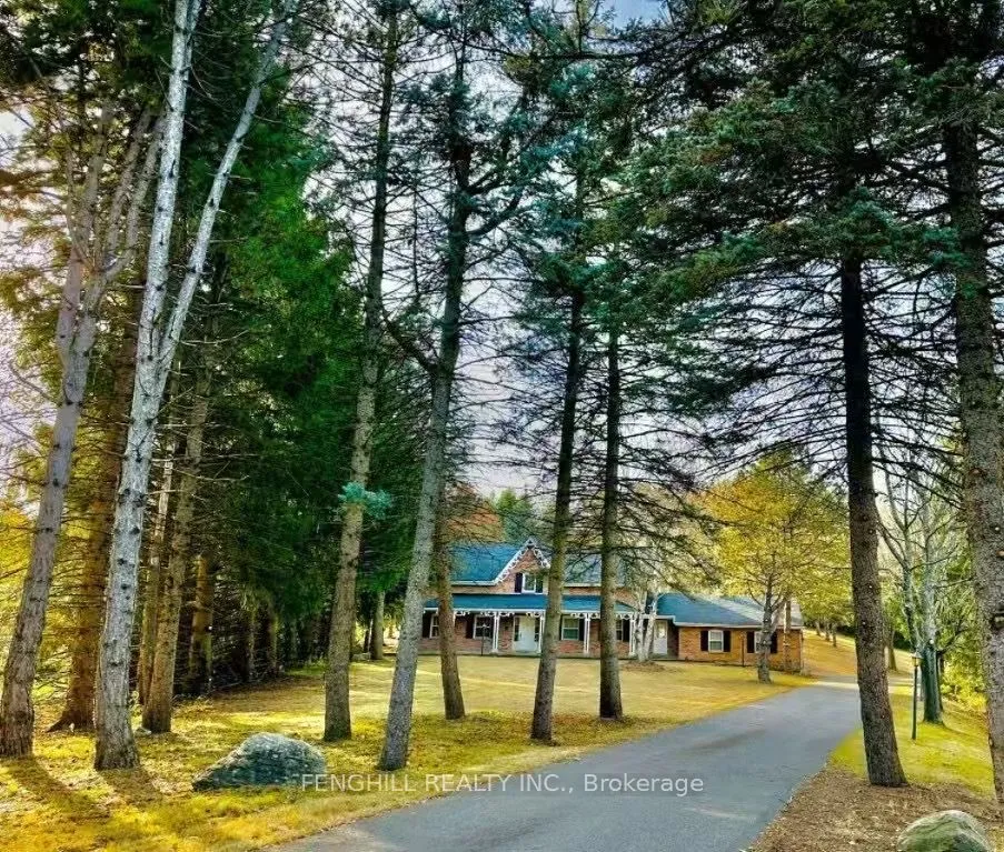 8 Blue Grass Drive, Aurora, ON L4G 6W4