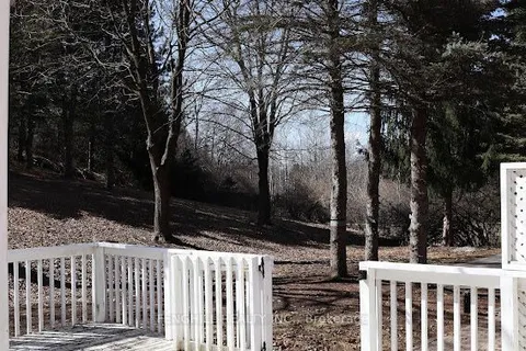 8 Blue Grass Drive, Aurora, ON L4G 6W4