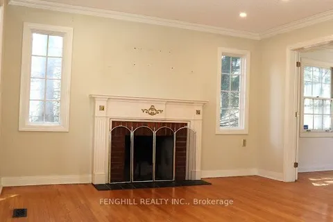8 Blue Grass Drive, Aurora, ON L4G 6W4