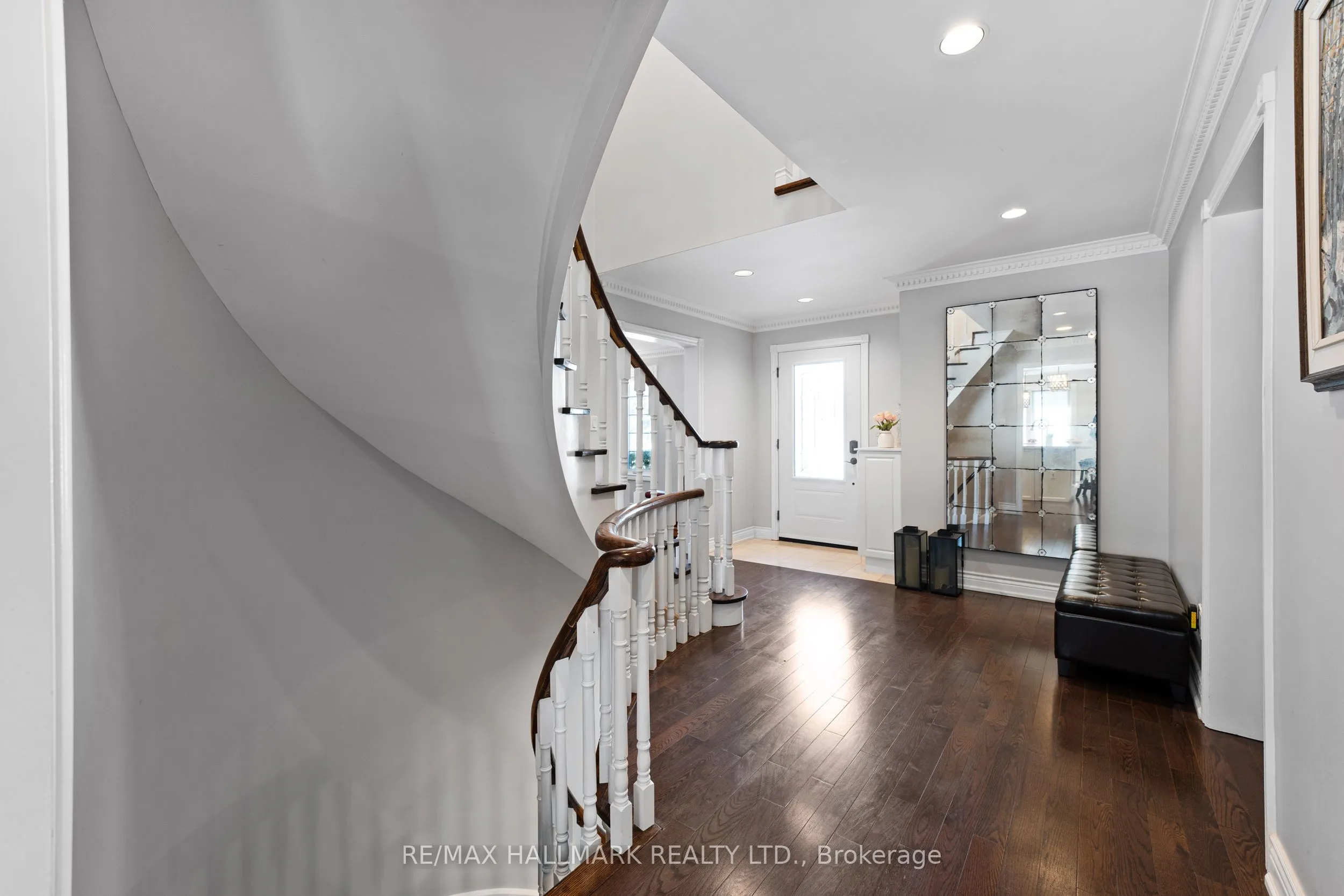 37 Elmsley Drive, Richmond Hill, ON L4C 8N7