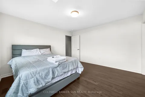 15 Hummingbird Grove, Adjala-Tosorontio, ON L0G 1W0