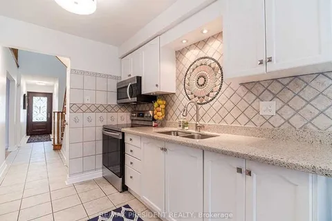 423 Brownridge Drive, Vaughan, ON L4J 5Y6