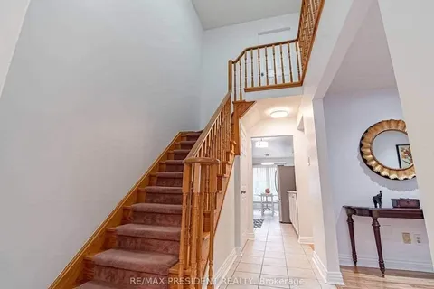 423 Brownridge Drive, Vaughan, ON L4J 5Y6