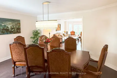 18 Tangreen Circle, Vaughan, ON L4J 5E2