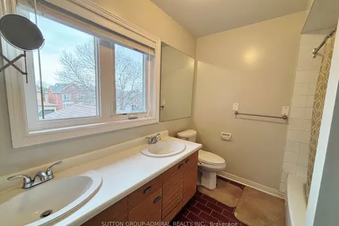 18 Tangreen Circle, Vaughan, ON L4J 5E2