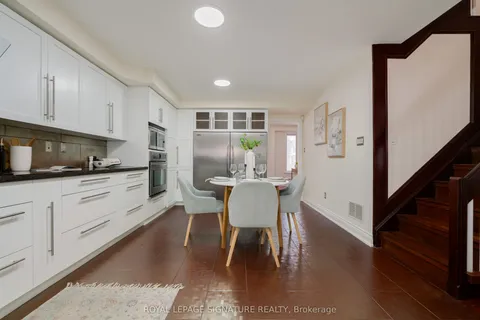 339 Elmwood Avenue, Richmond Hill, ON L4C 1L7
