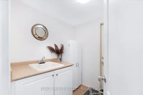18 Meadowhawk Trail, Bradford West Gwillimbury, ON L3Z 0E6