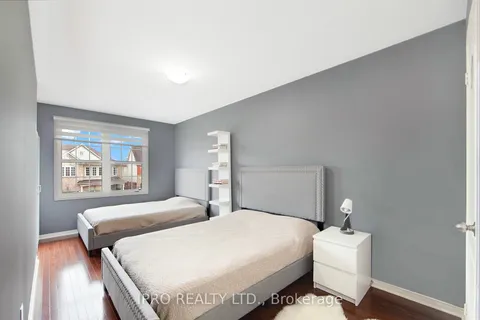18 Meadowhawk Trail, Bradford West Gwillimbury, ON L3Z 0E6