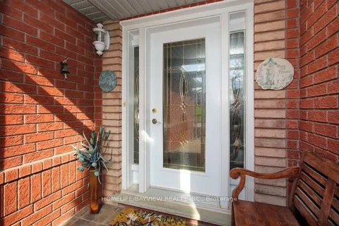 96 Fairwood Drive, Georgina, ON L4P 3Y1