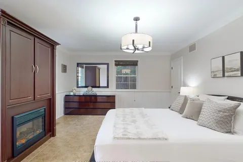 109 Highland Lane, Richmond Hill, ON L4C 3S1