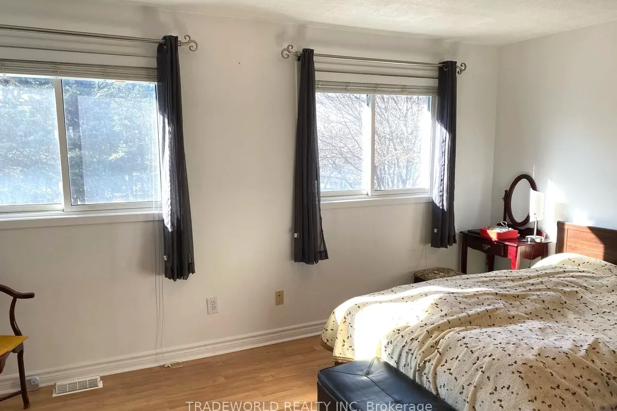 122 Tamarack Drive, Markham, ON L3T 4X4