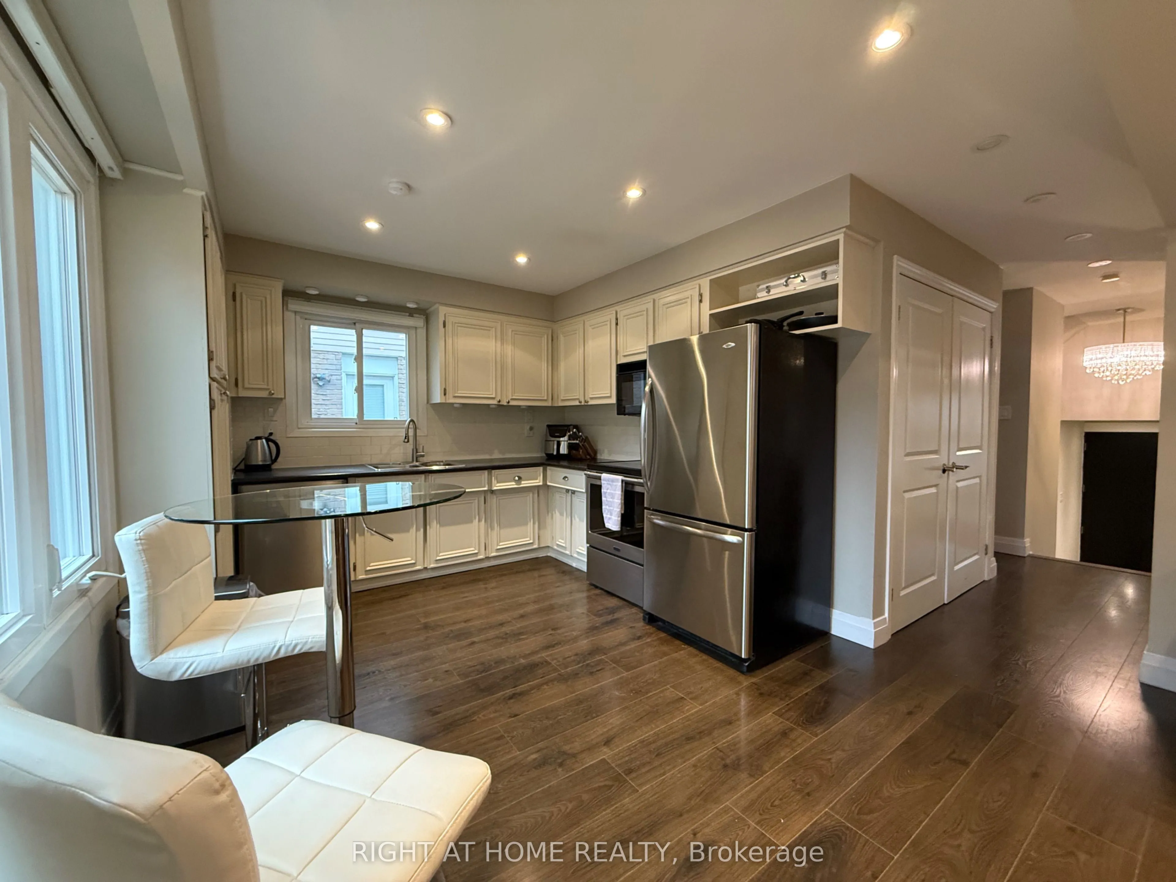 58 Holm Crescent, Markham, ON L3T 5J3