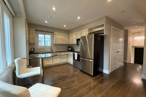 58 Holm Crescent, Markham, ON L3T 5J3