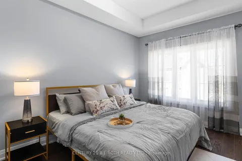 260 EAGLE Street, ON L3Y 1K1