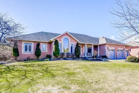 11 Whitebirch Lane, East Gwillimbury, ON L0G 1V0