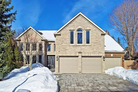 943 Portminster Court, Newmarket, ON L3X 1L8