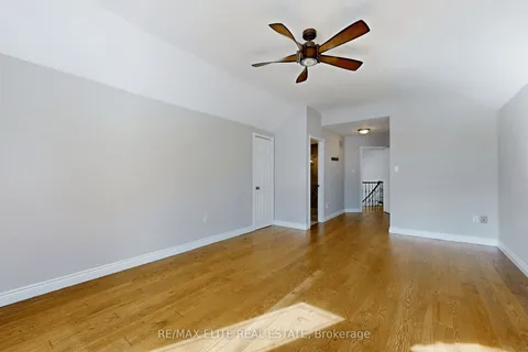943 Portminster Court, Newmarket, ON L3X 1L8