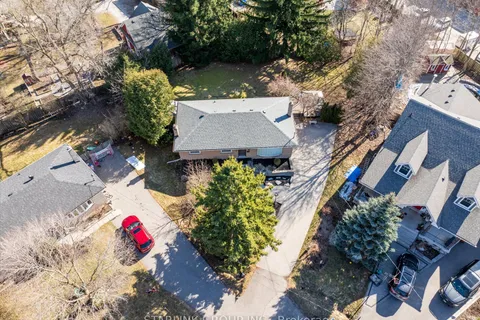 22 Winlaw Place, Markham, ON L3P 2C6