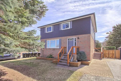 6 Buce Avenue, Bradford West Gwillimbury, ON L3Z 2C4